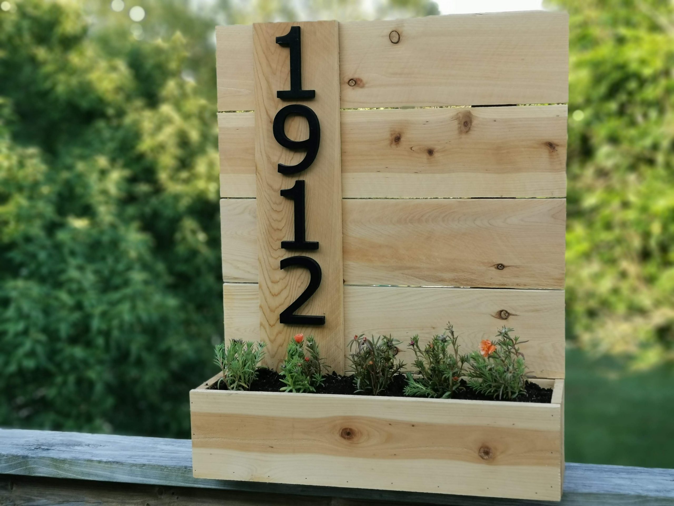 Cedar Entry Sign Planter